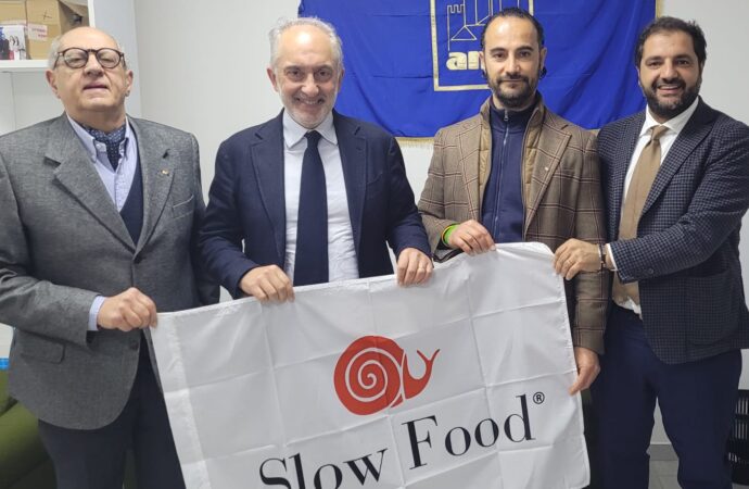 Anci Campania e Slow Food: firmato il protocollo d’intesa. Marino: grande soddisfazione